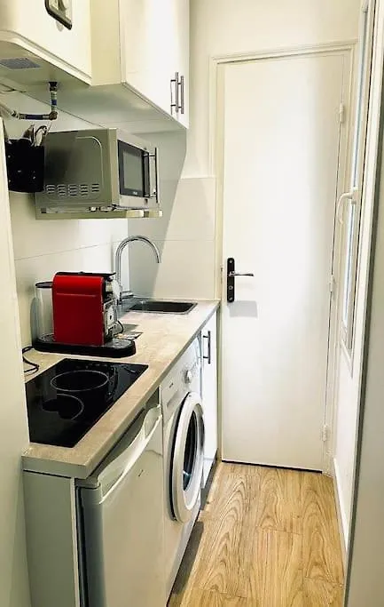 In The Center Of Montmartre Apartment Paris France