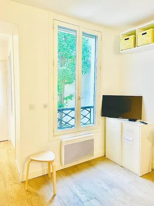 In The Center Of Montmartre Apartment Paris